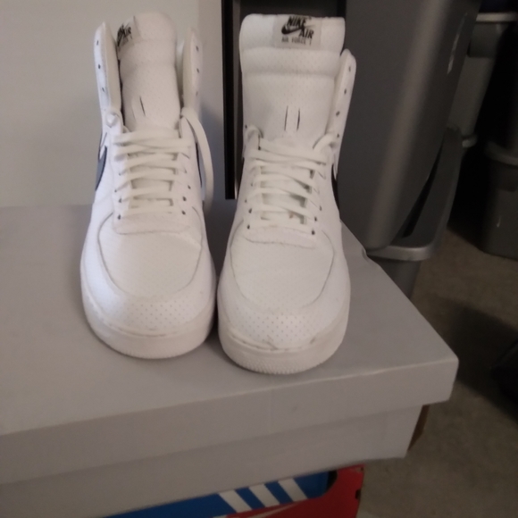 Air Force 1 High 07 - Picture 3 of 5